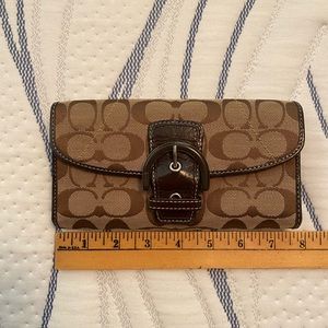 Coach Signature Soho Wallet
